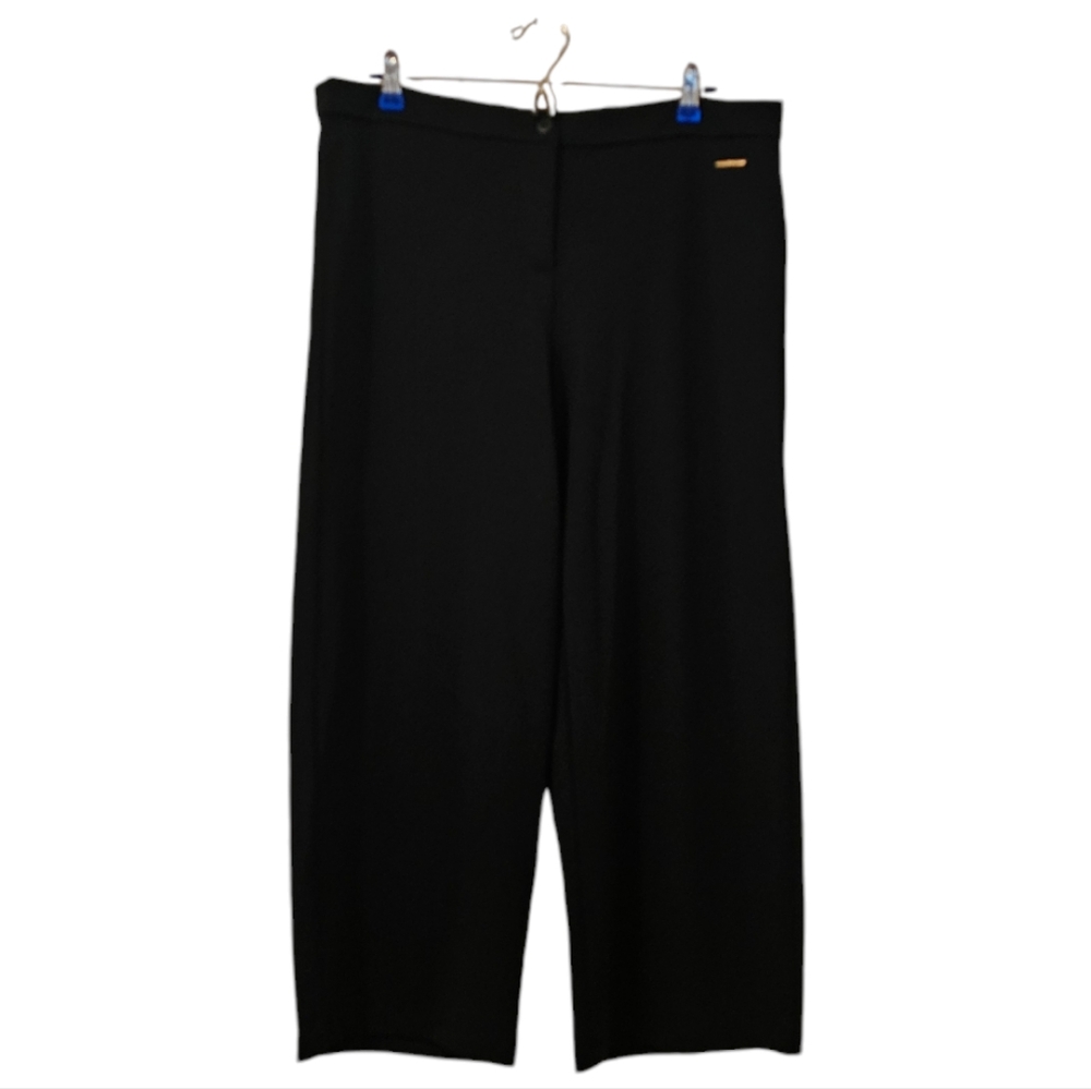 Elie Tahari Black Straight Leg Pants Versatile Design